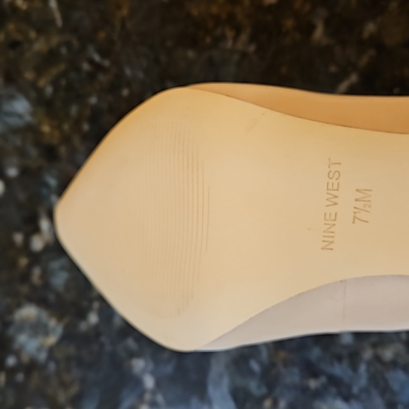 Nine West 4" Tan Heels - Picture 6 of 7